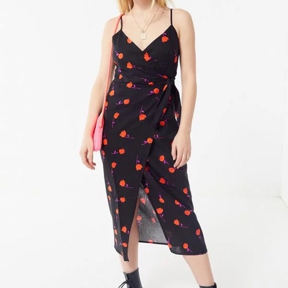 Urban Outfitters Dresses & Skirts - NWT Urban Outiftters wrap midi dress
